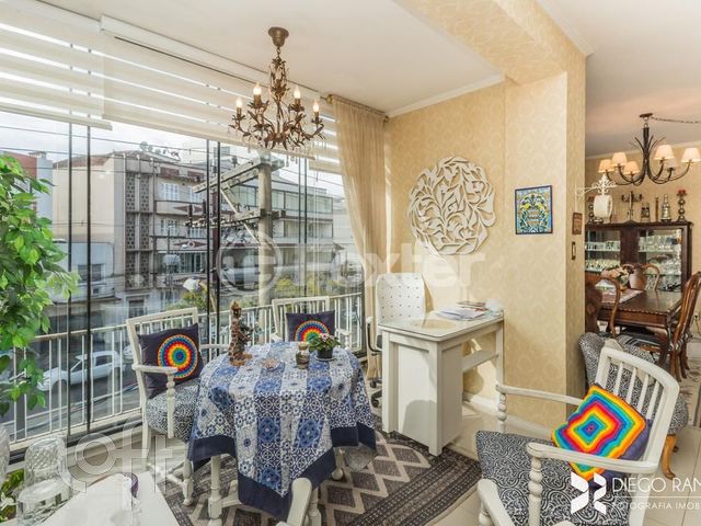 Apartamento com 177m², 3 dormitórios, 3 suítes, 1 vaga, Petrópolis em Porto Alegre