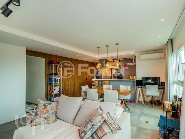 Apartamento com 81m², 2 dormitórios, 2 suítes, 2 vagas, Moinhos de Vento em Porto Alegre