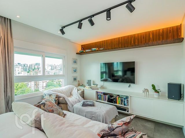 Apartamento com 81m², 2 dormitórios, 2 suítes, 2 vagas, Moinhos de Vento em Porto Alegre