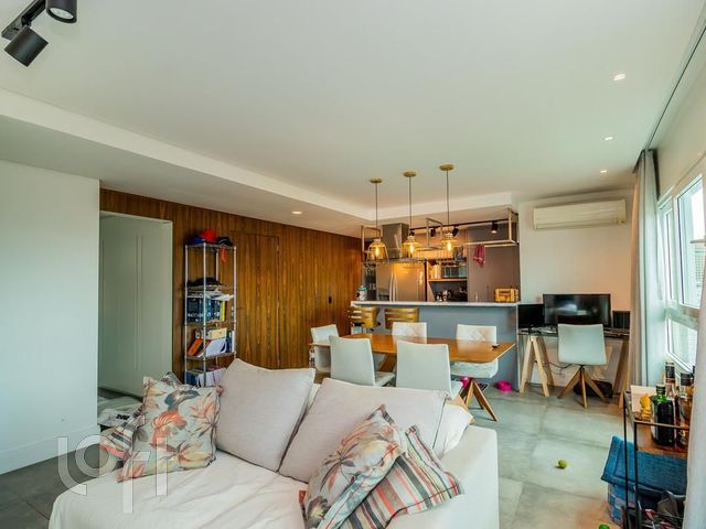 Apartamento com 81m², 2 dormitórios, 2 suítes, 2 vagas, Moinhos de Vento em Porto Alegre