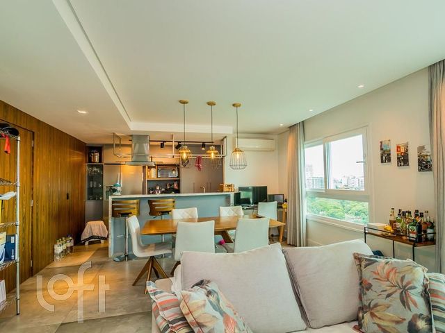 Apartamento com 81m², 2 dormitórios, 2 suítes, 2 vagas, Moinhos de Vento em Porto Alegre