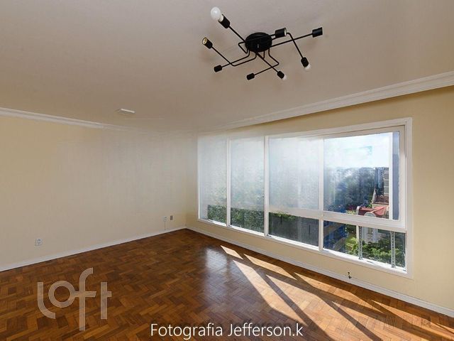 Apartamento com 120m², 3 dormitórios, 1 suíte, 1 vaga, Rio Branco em Porto Alegre