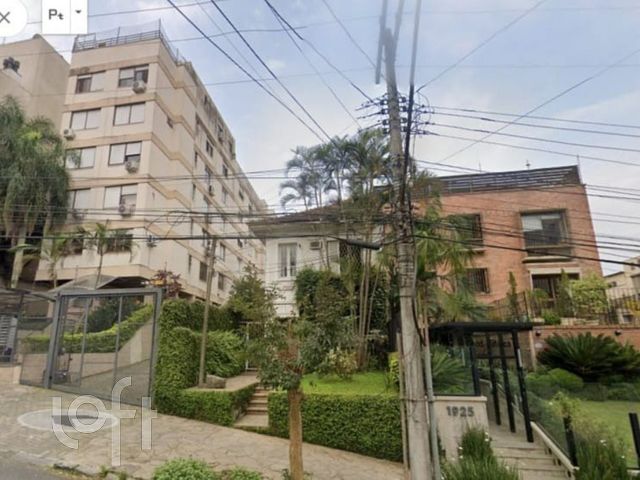 Casa com 264m², 4 dormitórios, Rio Branco em Porto Alegre
