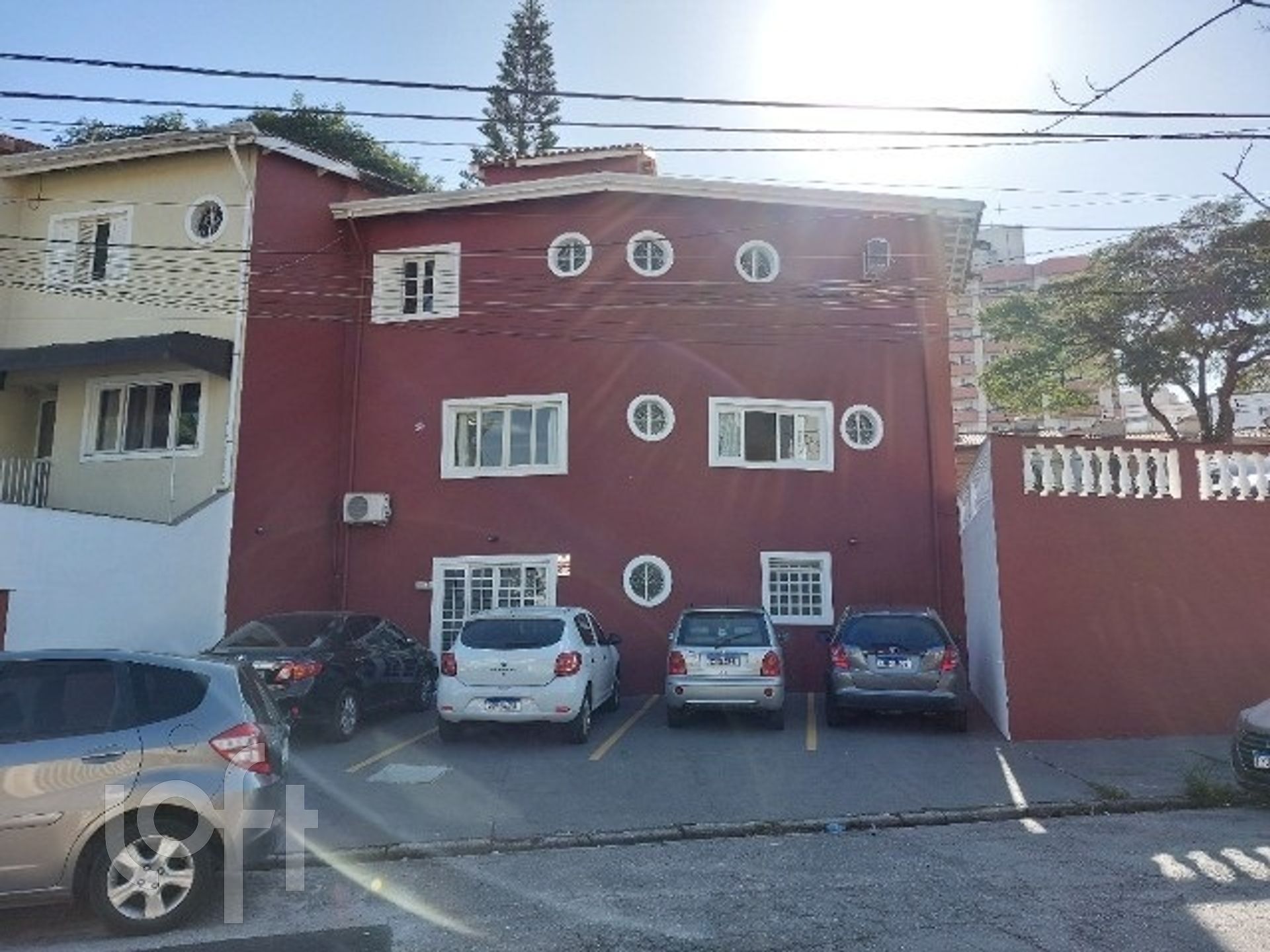 Casa à venda com 4 quartos, 180m² - Foto 1