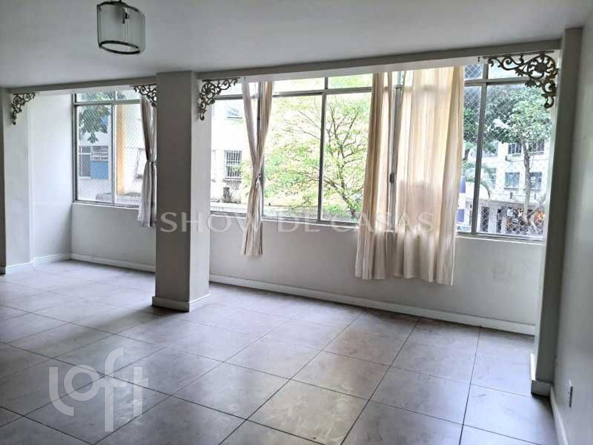 Apartamento à venda com 2 quartos, 150m² - Foto 1