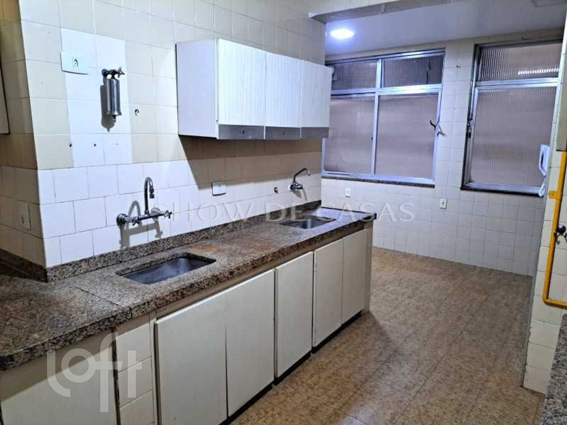 Apartamento à venda com 2 quartos, 150m² - Foto 18