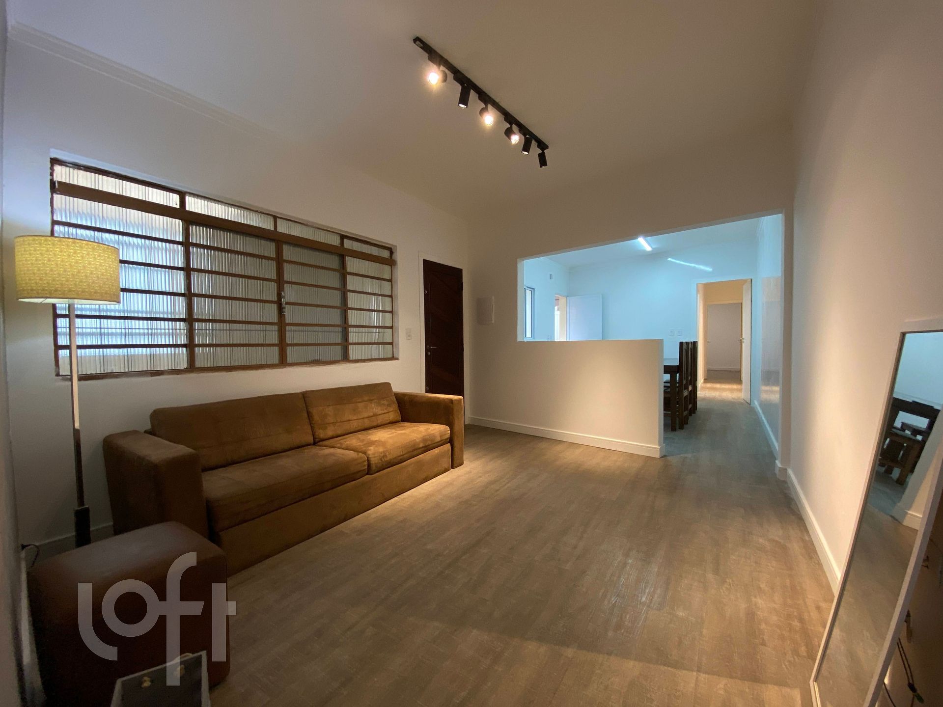 Casa à venda com 3 quartos, 133m² - Foto 1