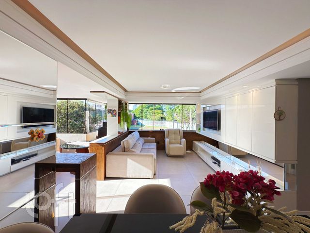 Apartamento com 90m², 2 dormitórios, 1 suíte, 1 vaga, Menino Deus em Porto Alegre