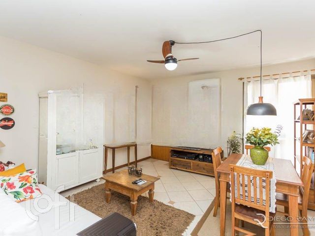 Apartamento com 60m², 2 dormitórios, Rio Branco em Porto Alegre