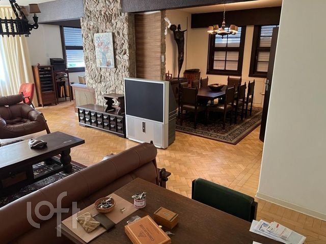 Apartamento com 253m², 3 dormitórios, 2 vagas, Moinhos de Vento em Porto Alegre