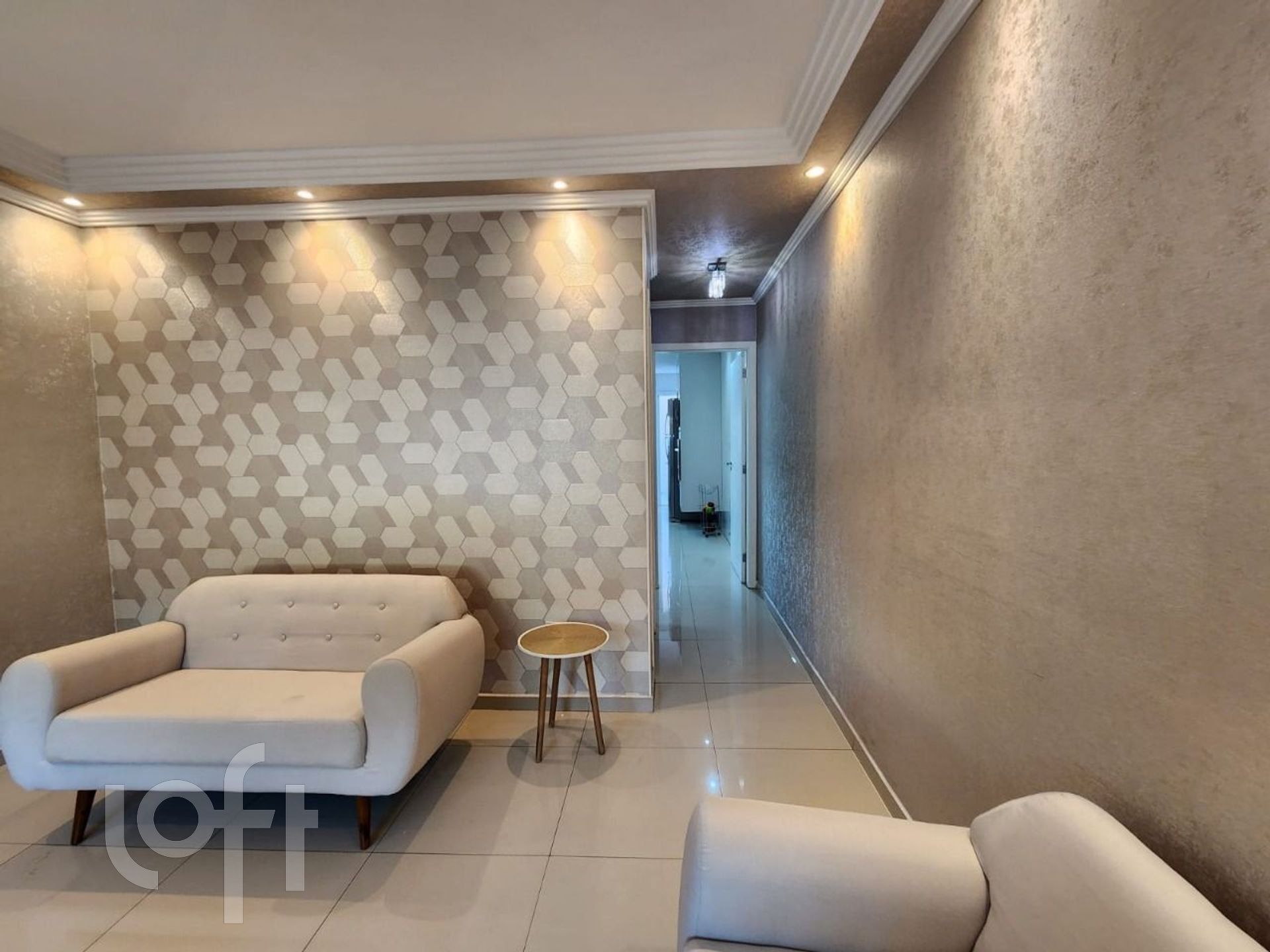 Casa à venda com 3 quartos, 121m² - Foto 1