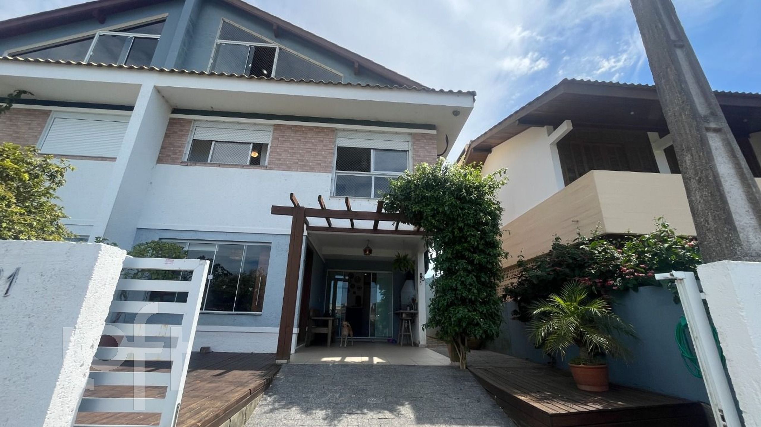 Casa Residencial com 170m², 3 quartos, 1 suíte, no bairro Açores em Florianópolis