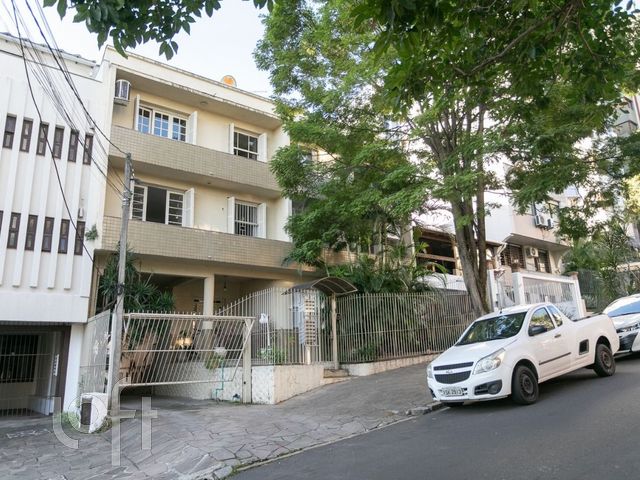 Apartamento com 94m², 3 dormitórios, 1 suíte, 1 vaga, Rio Branco em Porto Alegre