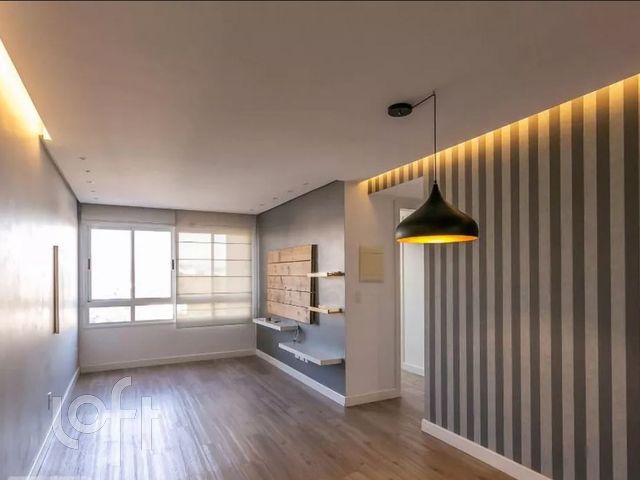 Apartamento com 62m², 2 dormitórios, 1 suíte, 2 vagas, Petrópolis em Porto Alegre