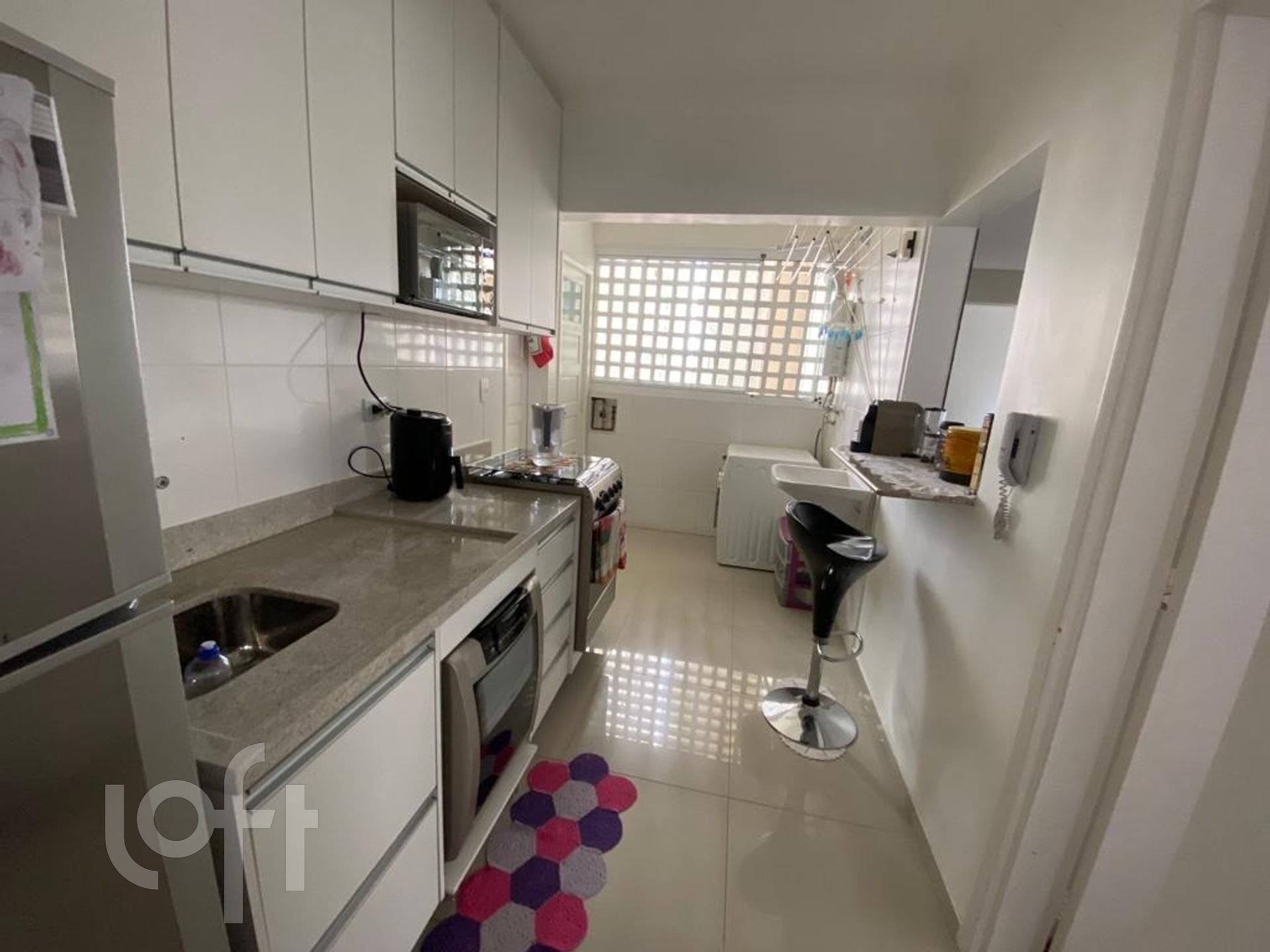 Apartamento à venda com 3 quartos, 74m² - Foto 2