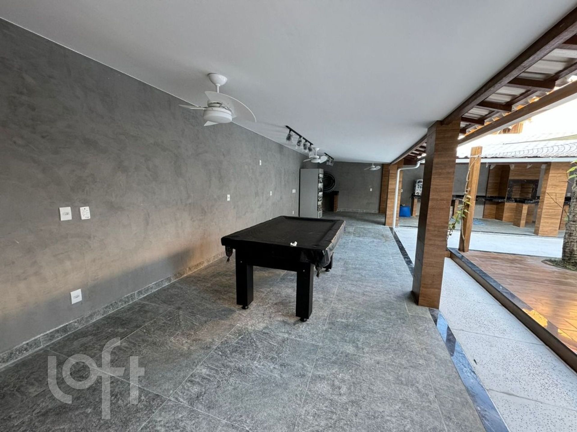 Casa à venda com 6 quartos, 600m² - Foto 4