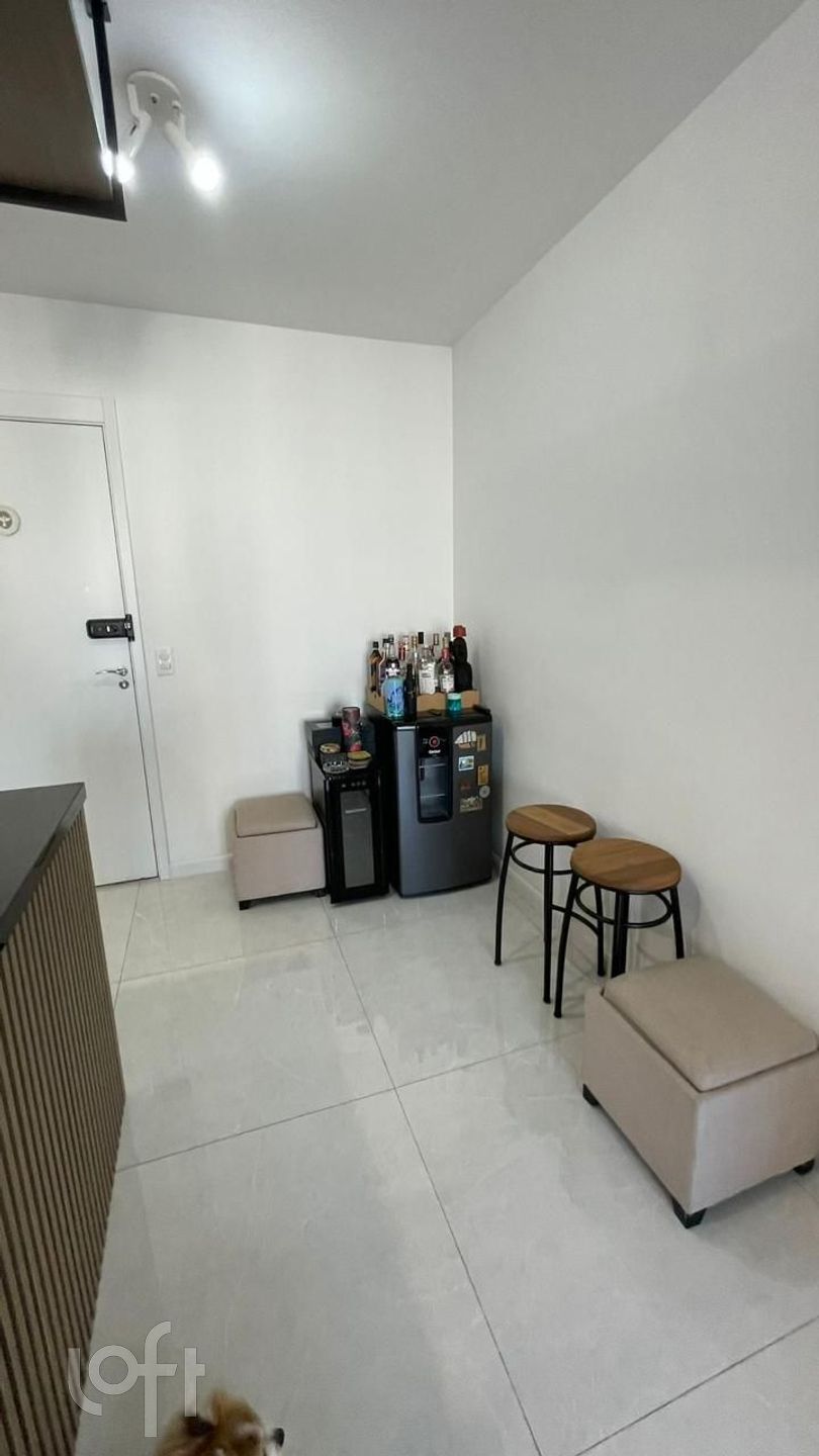 Apartamento à venda com 2 quartos, 67m² - Foto 3