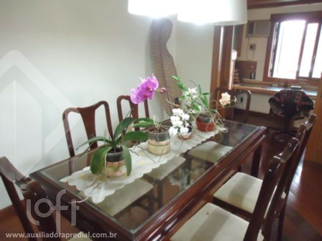 Apartamento com 227m², 3 dormitórios, 1 suíte, 2 vagas, Bela Vista em Porto Alegre