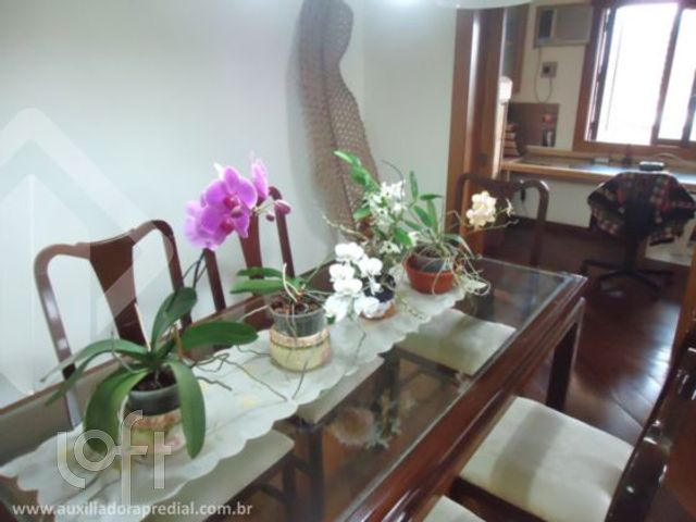 Apartamento com 227m², 3 dormitórios, 1 suíte, 2 vagas, Bela Vista em Porto Alegre