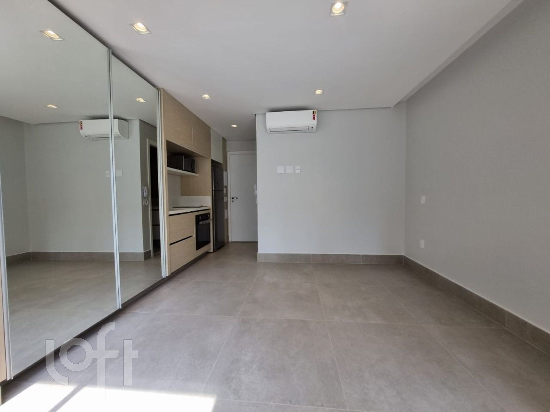 Apartamento à venda com 1 quarto, 28m² - Foto 13