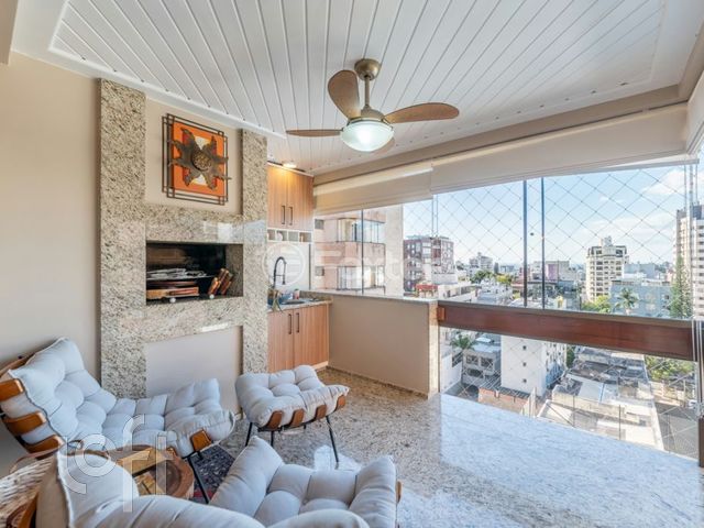 Apartamento com 132m², 3 dormitórios, 1 suíte, 2 vagas, Bela Vista em Porto Alegre