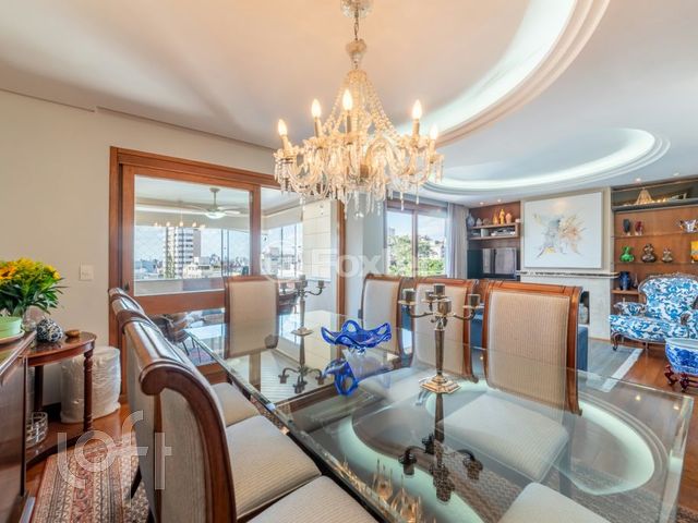 Apartamento com 132m², 3 dormitórios, 1 suíte, 2 vagas, Bela Vista em Porto Alegre
