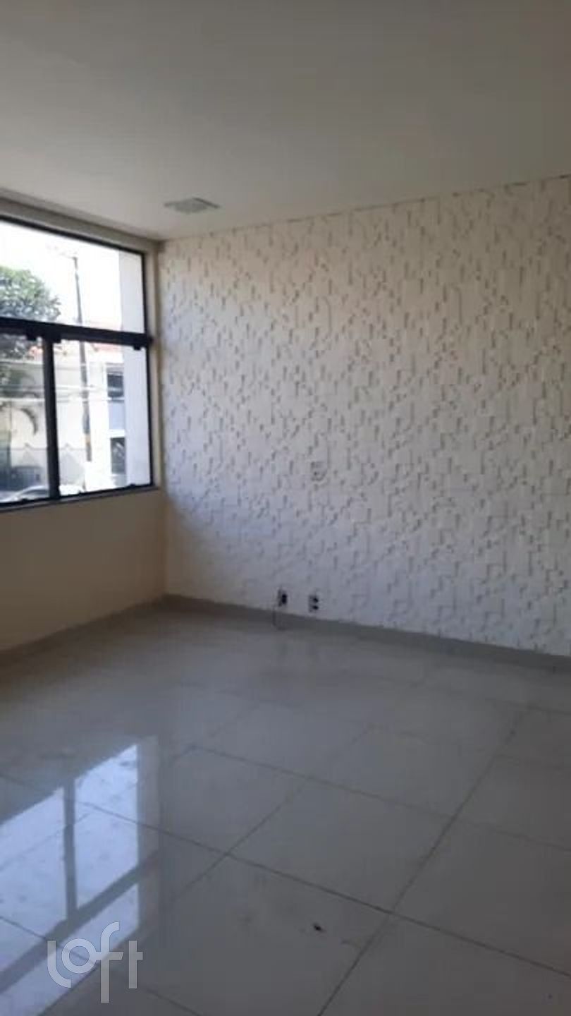 Casa à venda com 4 quartos, 220m² - Foto 2