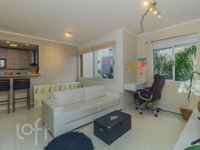 Apartamento com 65m², 3 dormitórios, 1 suíte, 1 vaga, Vila Ipiranga em Porto Alegre