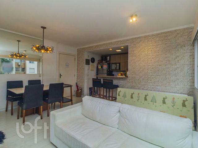 Apartamento com 65m², 3 dormitórios, 1 suíte, 1 vaga, Vila Ipiranga em Porto Alegre