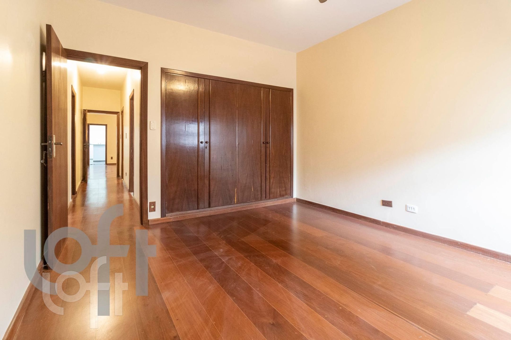 Apartamento à venda com 3 quartos, 142m² - Foto 3