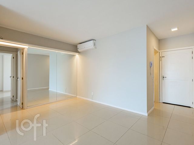 Apartamento com 103m², 3 dormitórios, 1 suíte, 1 vaga, Chácara das Pedras em Porto Alegre