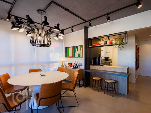 Apartamento com 93m², 3 dormitórios, 1 suíte, 2 vagas, Rio Branco em Porto Alegre