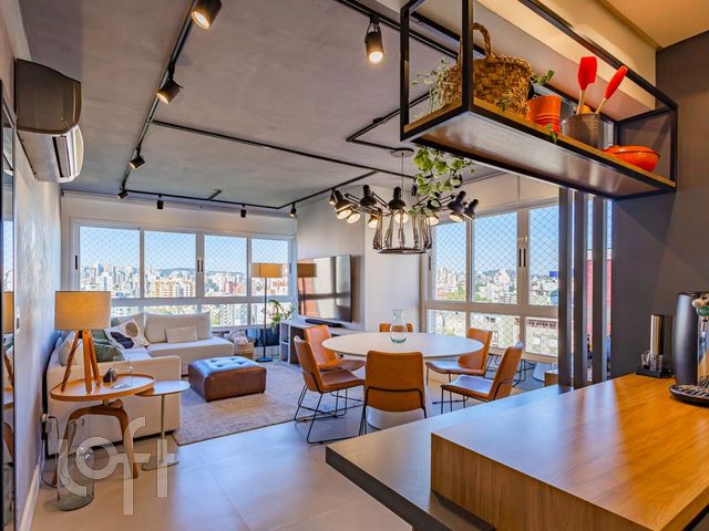Apartamento com 93m², 3 dormitórios, 1 suíte, 2 vagas, Rio Branco em Porto Alegre