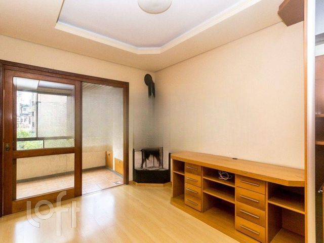 Apartamento com 96m², 3 dormitórios, 1 suíte, 1 vaga, Petrópolis em Porto Alegre