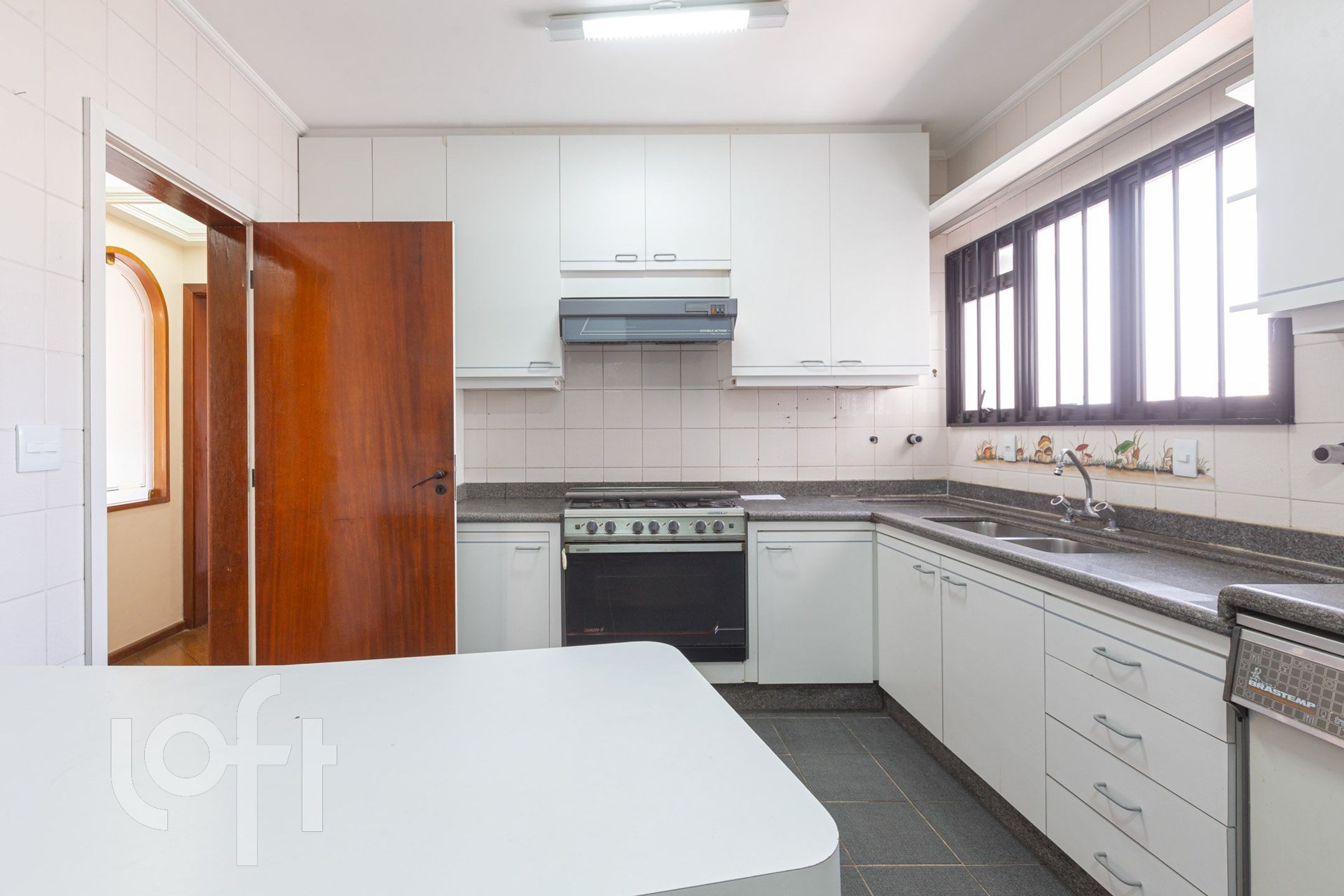 Apartamento à venda com 3 quartos, 150m² - Foto 9