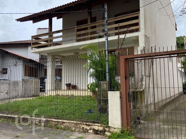 Casa com 235m², 3 dormitórios, 1 suíte, 2 vagas, Chácara das Pedras em Porto Alegre