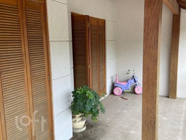 Casa com 235m², 3 dormitórios, 1 suíte, 2 vagas, Chácara das Pedras em Porto Alegre