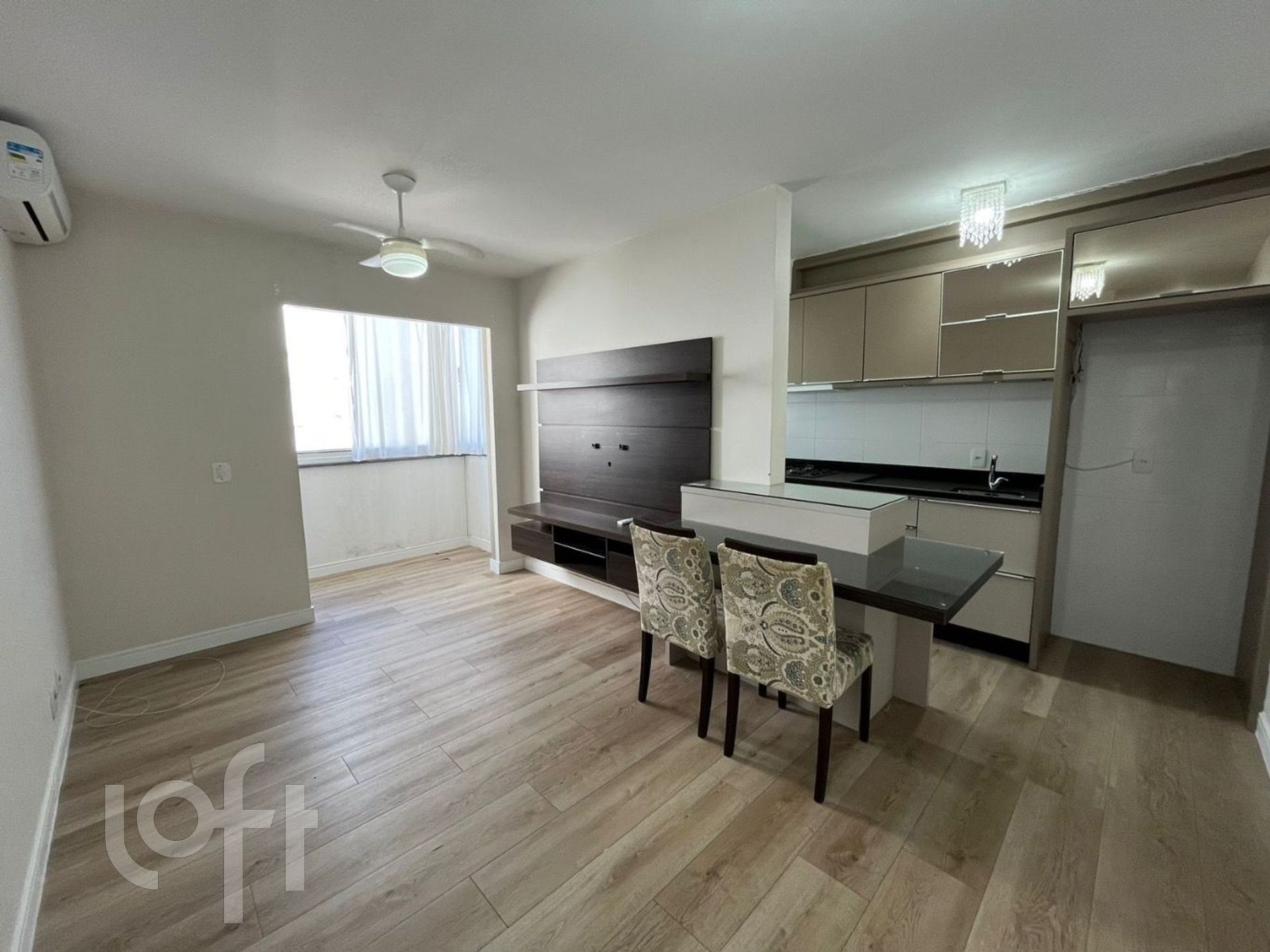 Apartamentos com 55m², 2 quartos, 1 garagem, no bairro Canasvieiras em Florianópolis