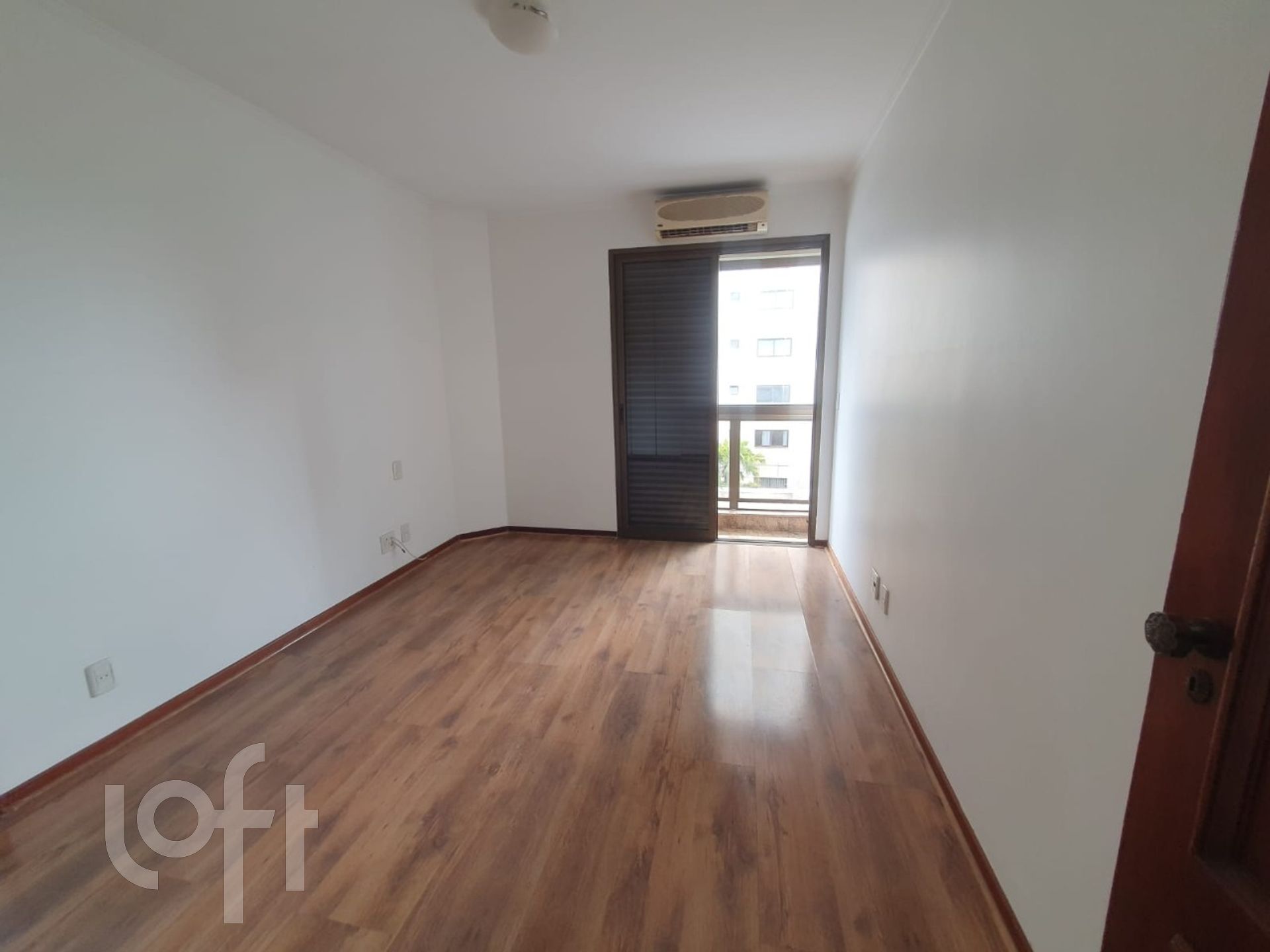 Apartamento à venda com 3 quartos, 239m² - Foto 13