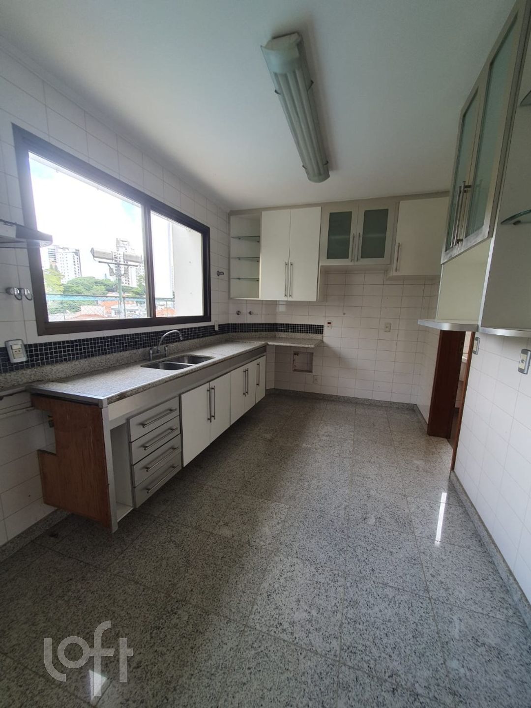 Apartamento à venda com 3 quartos, 239m² - Foto 4