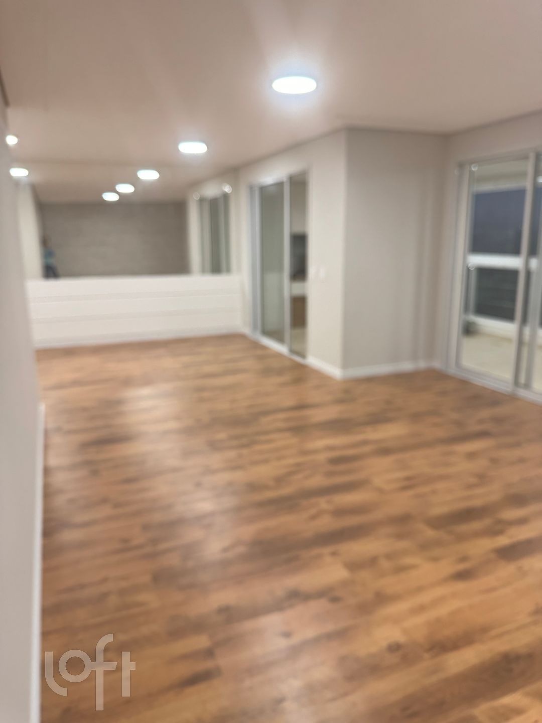 Apartamento à venda com 4 quartos, 177m² - Foto 2