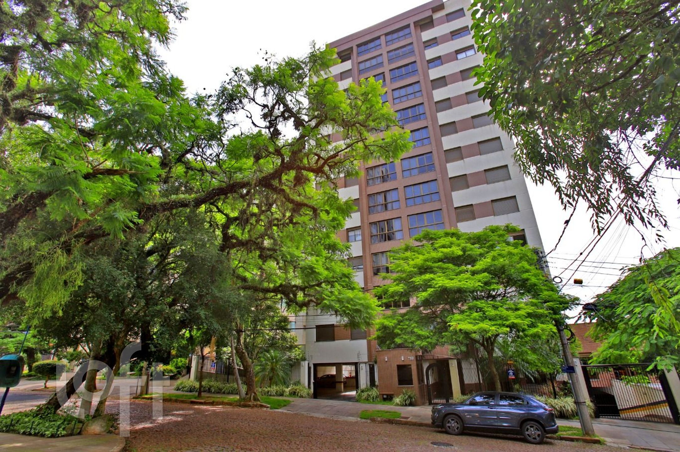 Apartamento com 73m², 2 dormitórios, 1 suíte, 2 vagas, Petrópolis em Porto Alegre