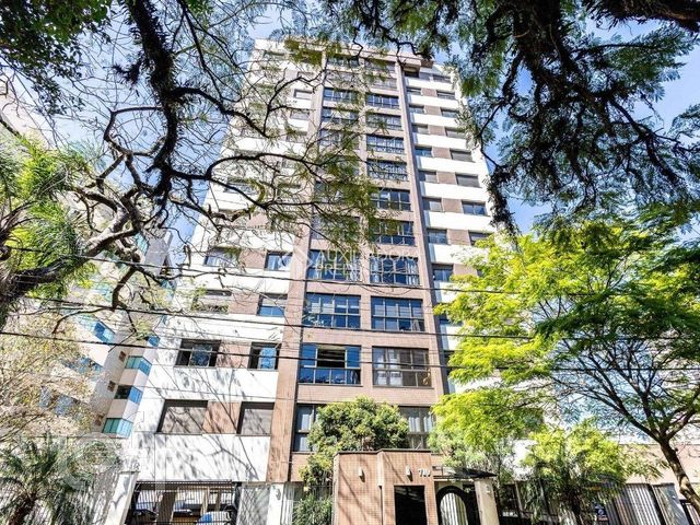 Apartamento com 73m², 2 dormitórios, 1 suíte, 2 vagas, Petrópolis em Porto Alegre