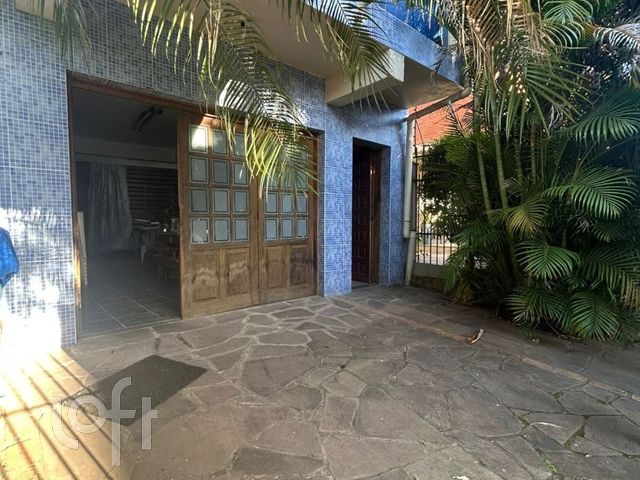 Casa com 200m², 1 dormitório, 1 vaga, São João em Porto Alegre