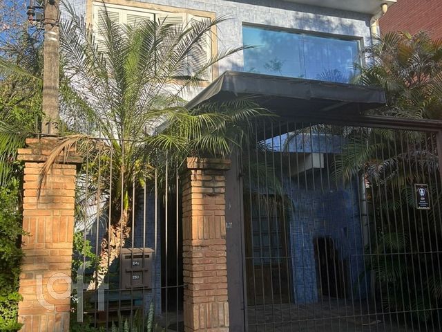 Casa com 200m², 1 dormitório, 1 vaga, São João em Porto Alegre