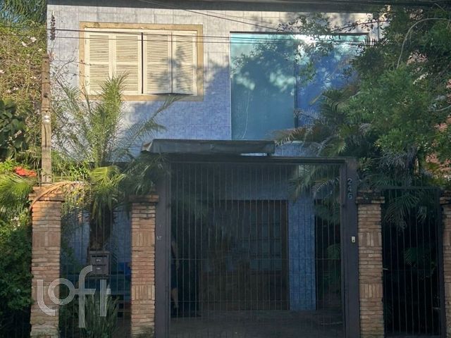 Casa com 200m², 1 dormitório, 1 vaga, São João em Porto Alegre