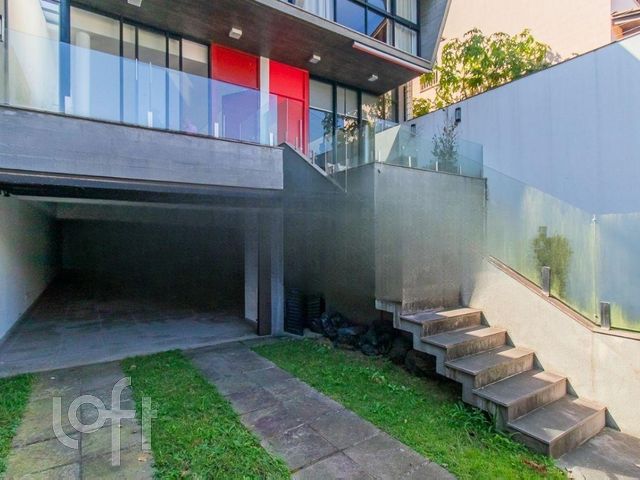 Casa com 407m², 3 dormitórios, 3 suítes, 4 vagas, Chácara das Pedras em Porto Alegre
