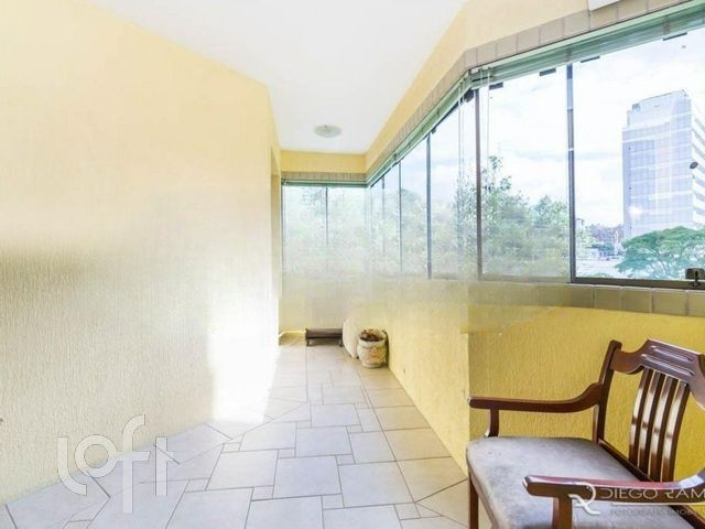 Apartamento com 100m², 3 dormitórios, 1 suíte, 2 vagas, Boa Vista em Porto Alegre