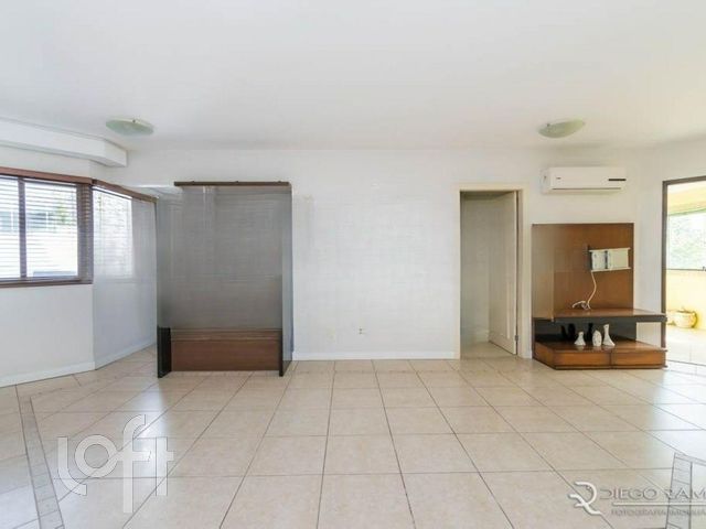 Apartamento com 100m², 3 dormitórios, 1 suíte, 2 vagas, Boa Vista em Porto Alegre