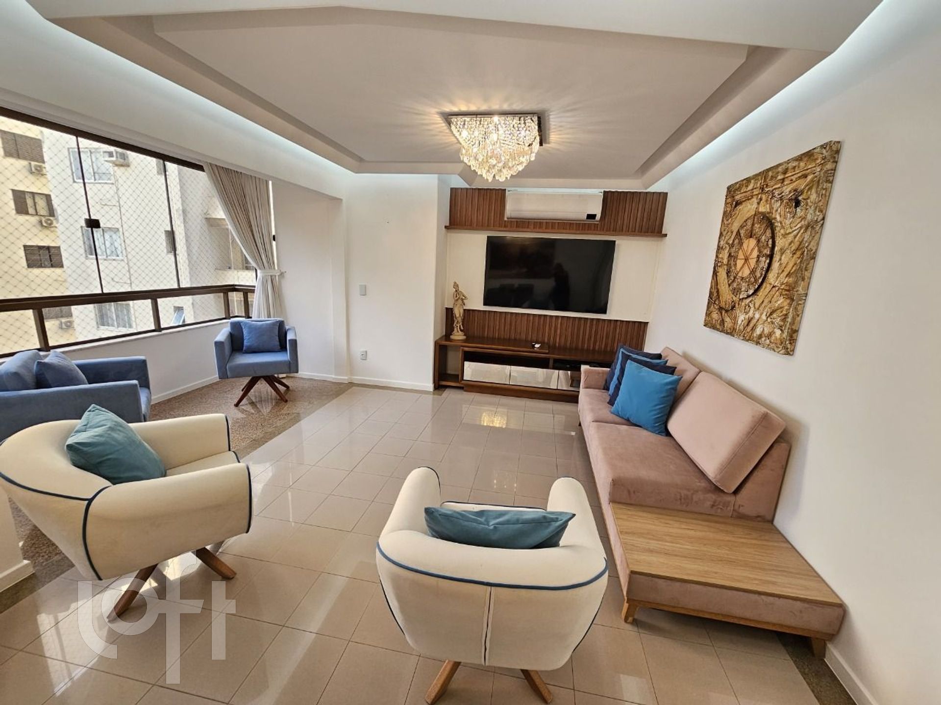 Apartamento à venda em Agronômica com 119 m², 3 quartos, 1 suíte, 1 vaga